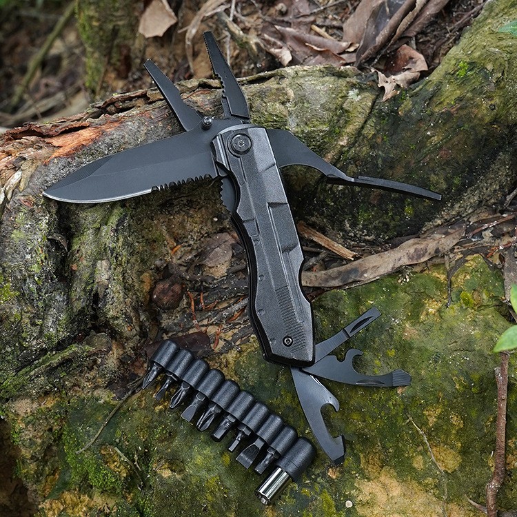 Multifunctional outdoor tool knife, screwdriver vise